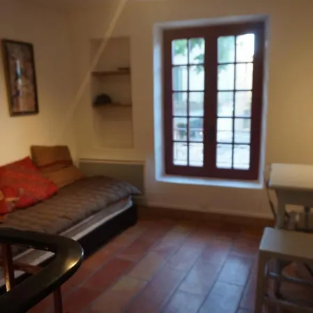 Petite Maison Rouge *